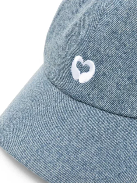 Șapcă Maje cu motiv cu inimi albastru