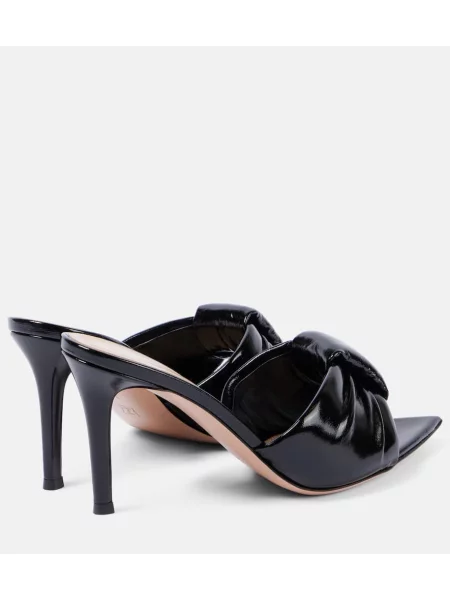 Papuci tip mules Gianvito Rossi din piele de lac negru
