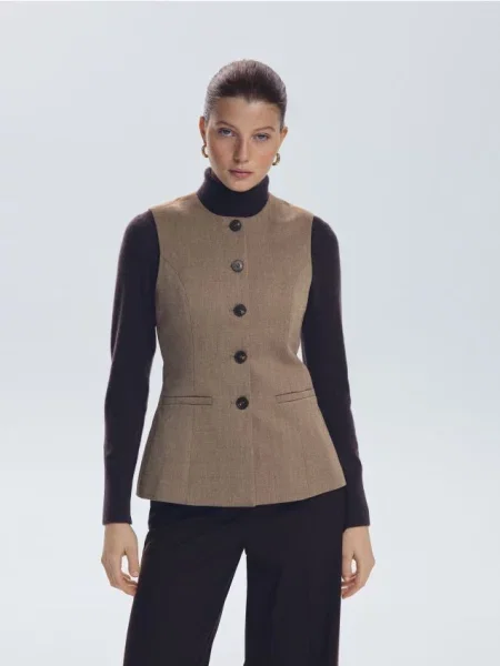 Reserved Жилет з декоративними бежевий