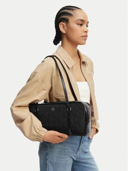 Torbica Calvin Klein Quilted Nylon 2X Strap Camerabag crna