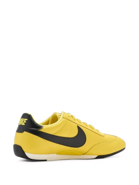 Sneakerși Nike galben