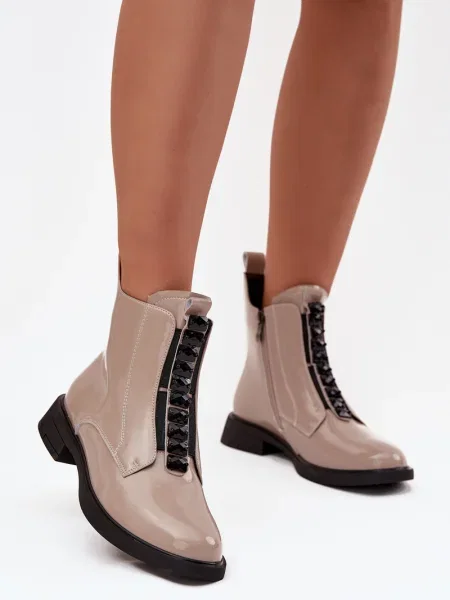 Kožené lakované kotníkové boty D&a černé