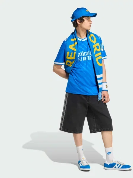 Футболка adidas синій