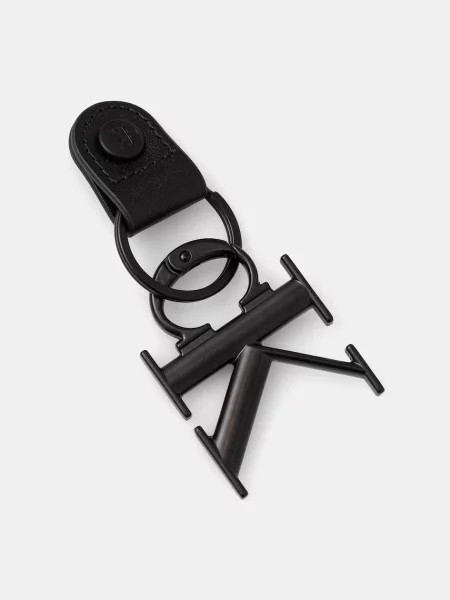 Calvin Klein Obesek Bold Ck Carabiner Key Fob črna