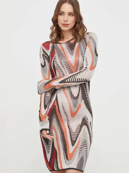 Рокля Marciano Guess SCARLETT къса със стандартна кройка