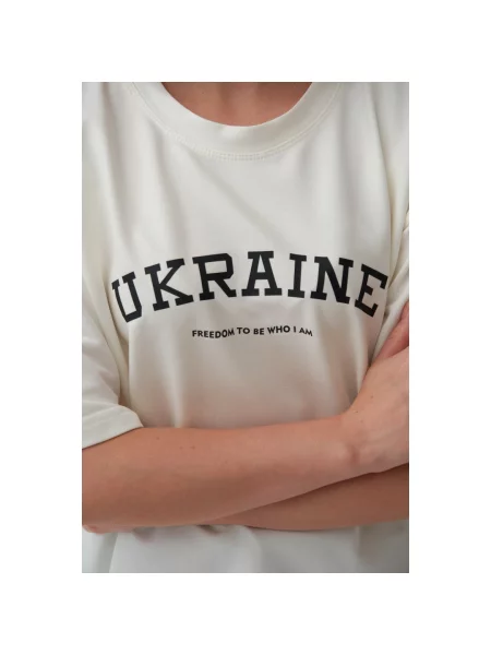 Футболка Ukraine молочна Estro біла