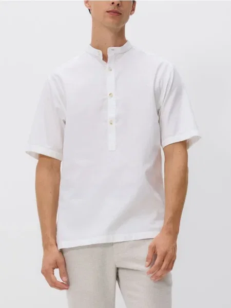 Reserved Cămașă regular fit cu guler înalt alb