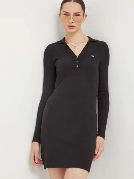 Рокля Tommy Jeans къса с кройка по тялото черно