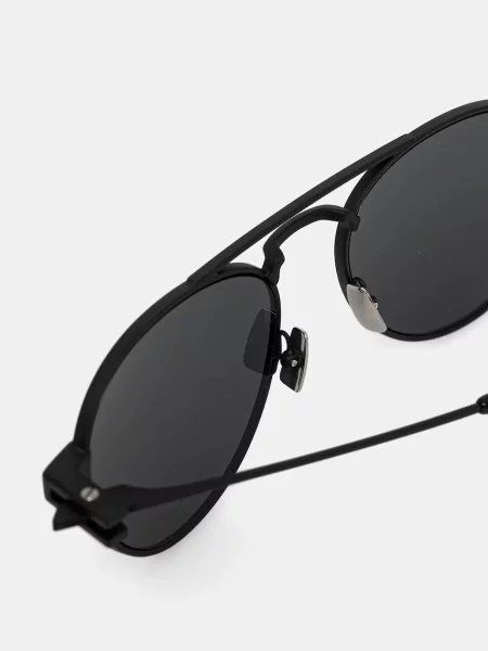 Солнцезащитные очки Saint Laurent черные