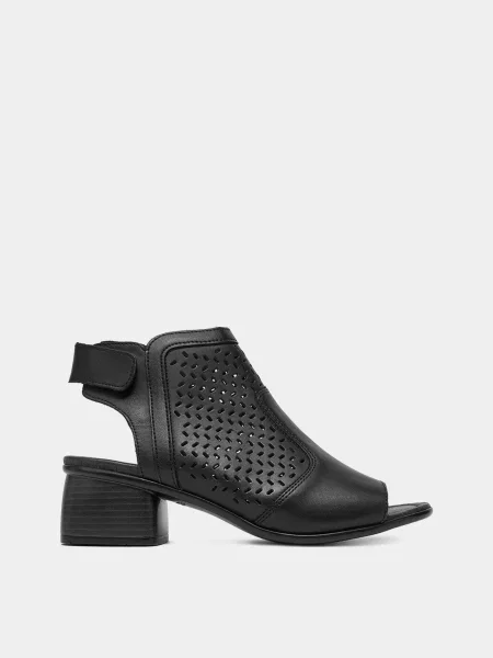 Кожаные босоножки Remonte черные