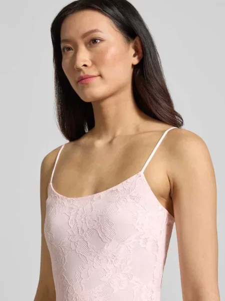 Sukienka wieczorowa z koronki model Victoria' Forever New