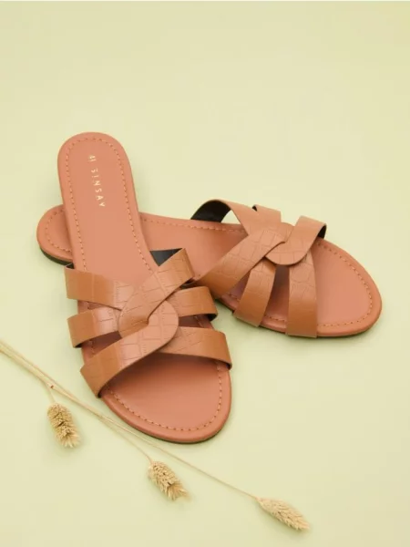 Шлепанцы Sinsay коричневые