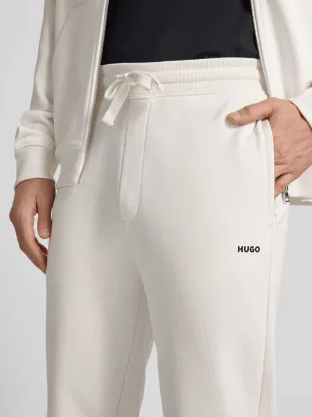 Regular Fit spodnie dresowe z czystej bawełny model Hugo beżowy