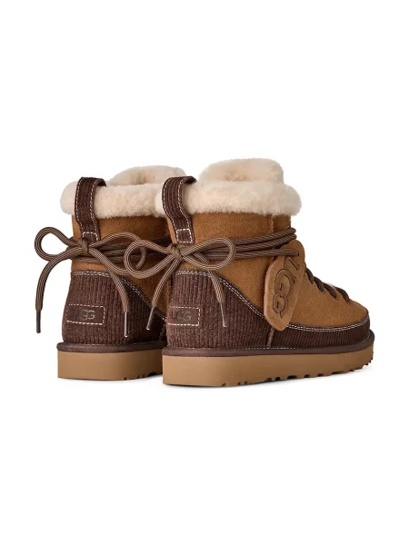 Замшевые классические сапоги Ugg на шнуровке