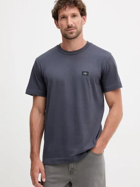 Тениска Calvin Klein Jeans с изчистен дизайн тъмносиньо
