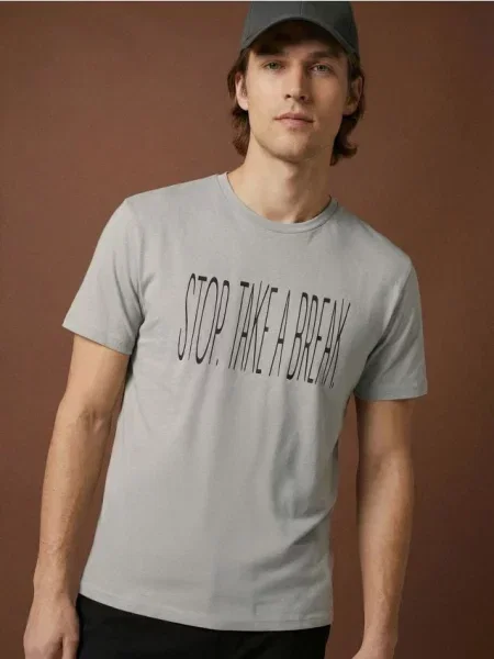 Sinsay koszulka z napisem szary