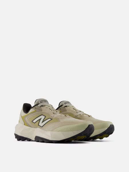Кроссовки для бега New Balance бежевые