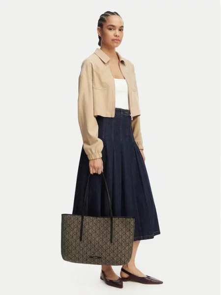 Calvin Klein Дамска чанта Emblem Trio Pebble Shoulder Bag кафяв