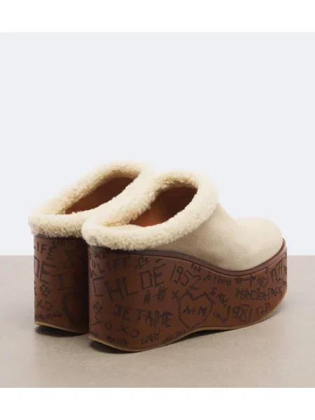 Papuci tip mules Chloé din piele de căprioară cu platformă bej