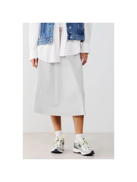 Midi-suknja New Balance iznad koljena siva