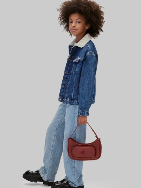 Calvin Klein Jeans чанта тип хобо за деца кафяво