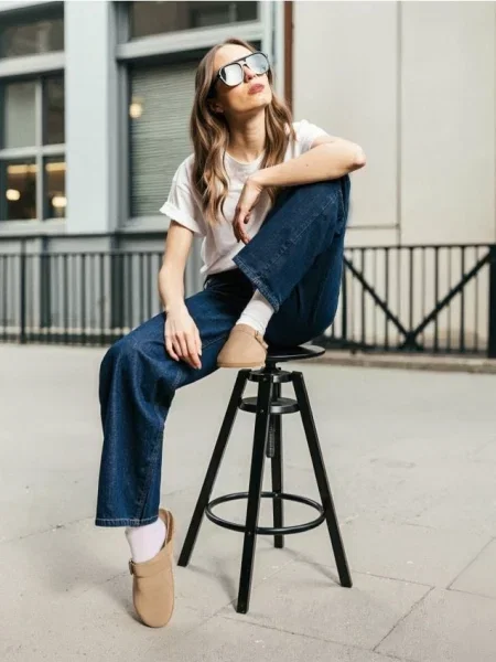 Кожаные шлепанцы Sinsay бежевые