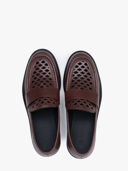 Кожаные туфли Estro коричневые
