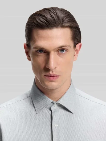 Koszula biznesowa o kroju regular fit z mieszanki bawełny Boss zielona