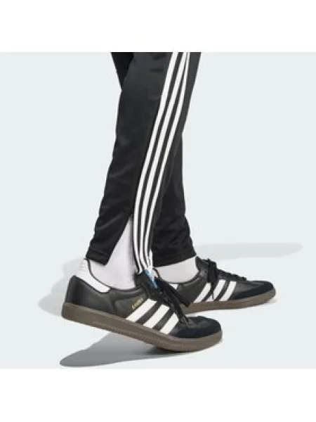 Adidas Teplákové nohavice Tiro 25 Essentials Training čierna