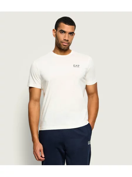Tricou
