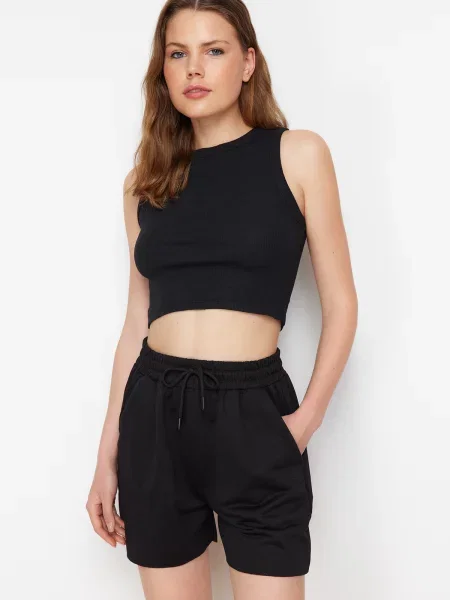 Pantaloni scurți Trendyol tricotate negru