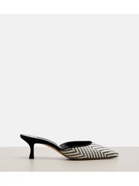 Pantofi cu toc Manolo Blahnik alb