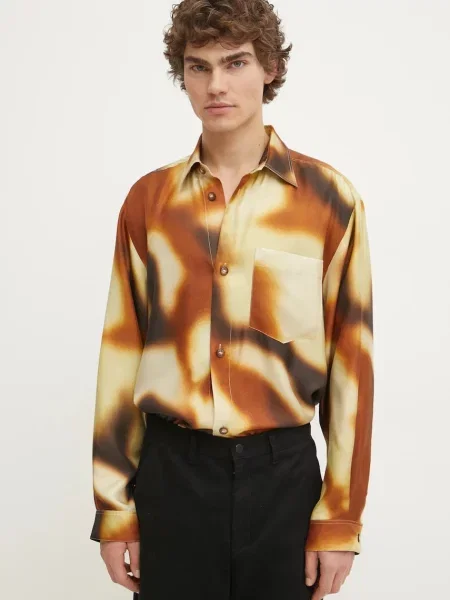 Копринена риза Nanushka SEBAS със стандартна кройка с класическа яка жълто