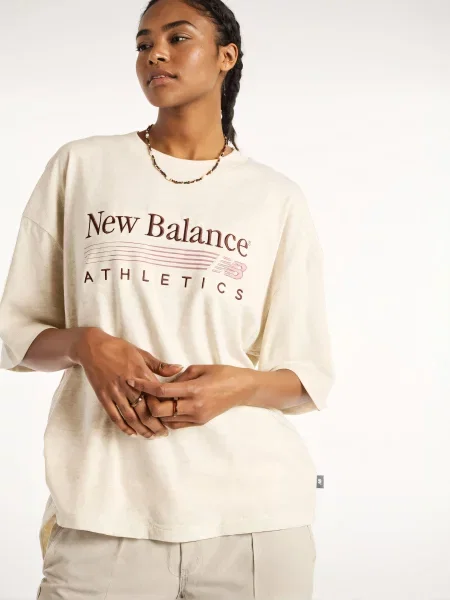 Футболка New Balance білий