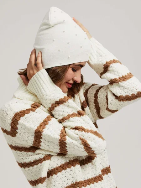 Căciulă Marisse cu mărgele alb