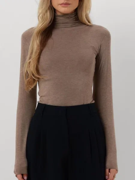 Coster Copenhagen Pulover LANA deschis maro