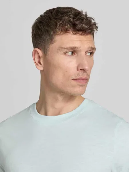 Damski t-shirt o kroju regular fit z okrągłym dekoltem Mcneal