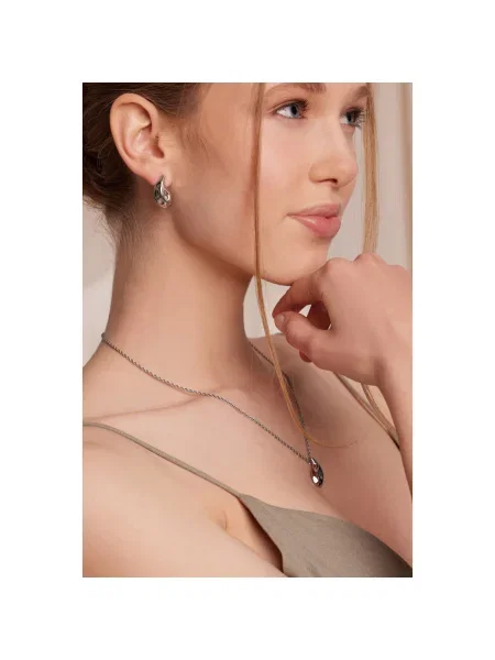 Óra Amelia Parker