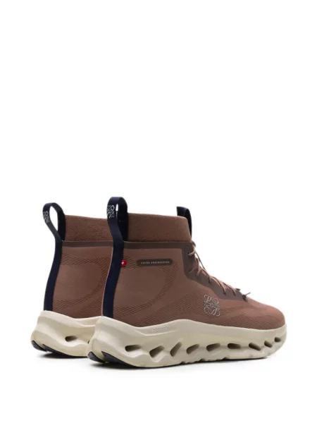 Fűzős csipkés sneaker On barna