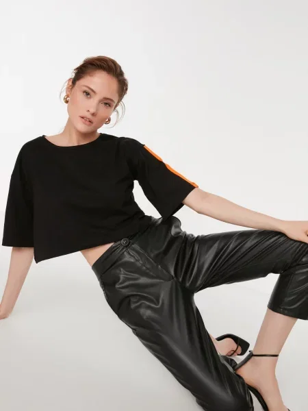 Pantaloni Trendyol din piele negru