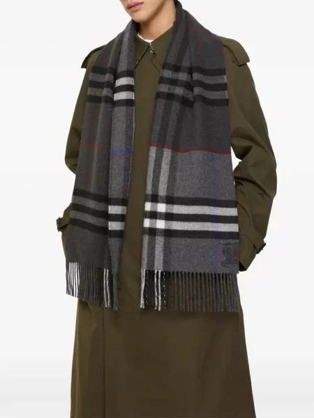 Fular Burberry în carouri gri