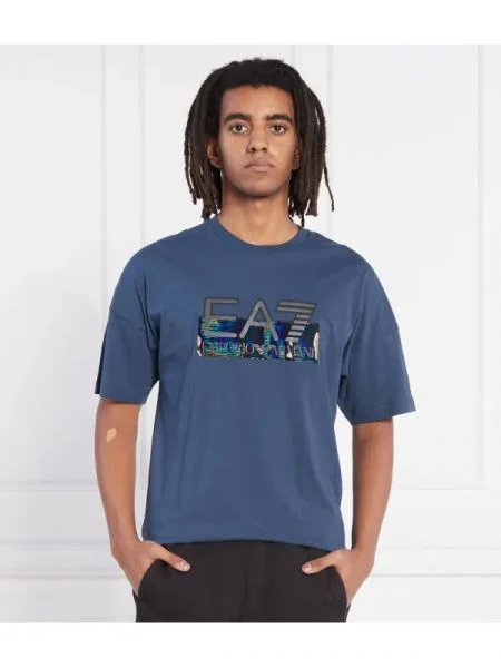 Tricou