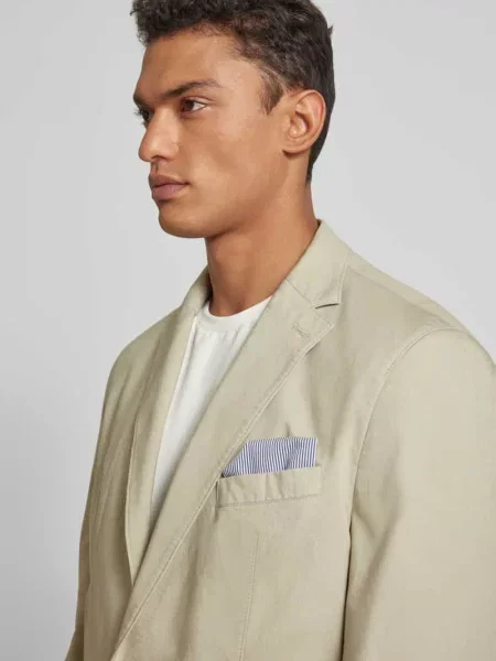 Marynarka Comfort Fit zapinana na 2 z kołnierzem z klapami Christian Berg Men beżowa