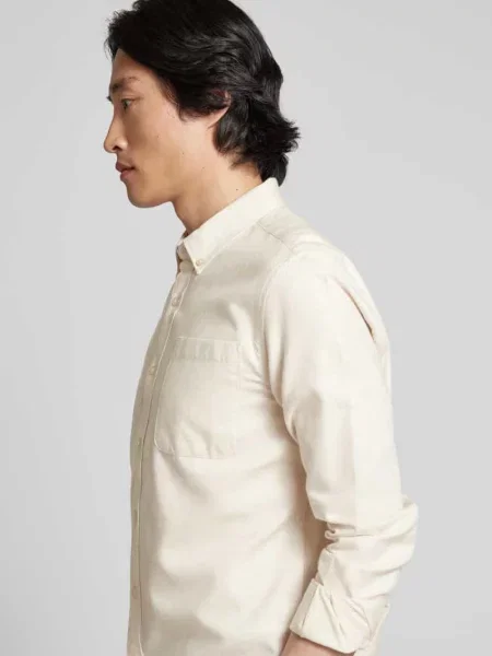 Koszula casualowa o kroju custom fit z kołnierzykiem typu button down Knowledgecotton Apparel