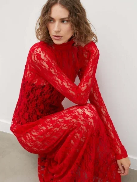 Résumé rochie rosu maxi drept bordo