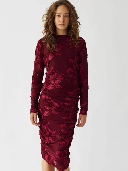 Noella Ruha Lavinia borvörös