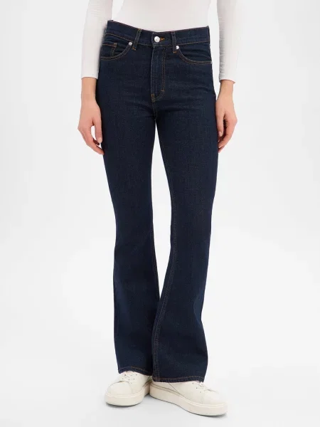 HUGO Rozkloszowane jeansy Geflare Kobiety Jeansy jednolity niebieski