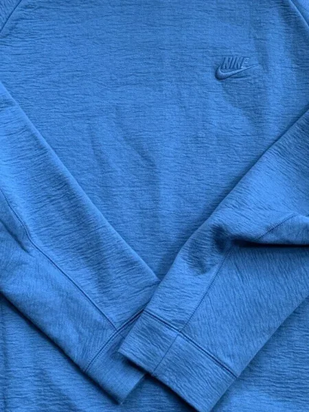 Majica s grafičkim motivom Nike od flisa s printom s kapuljačom plava