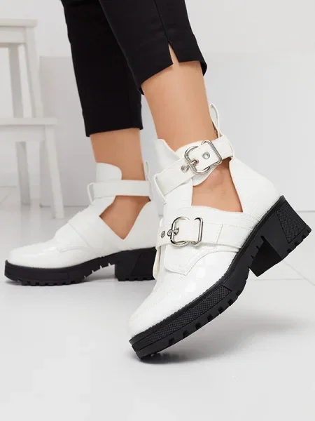 Botine Resti de lac alb