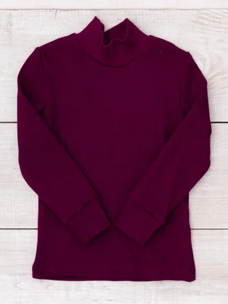 Гольф свитер носи своє фиолетовый